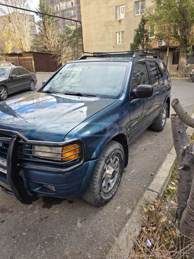 Isuzu Rodeo 1998 — photo 2