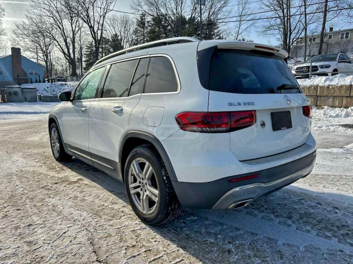 Mercedes-Benz GLB 250 2021 — photo 2