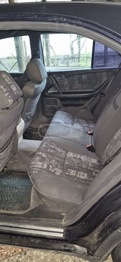 Mercedes-Benz E 210 1996 — photo 2