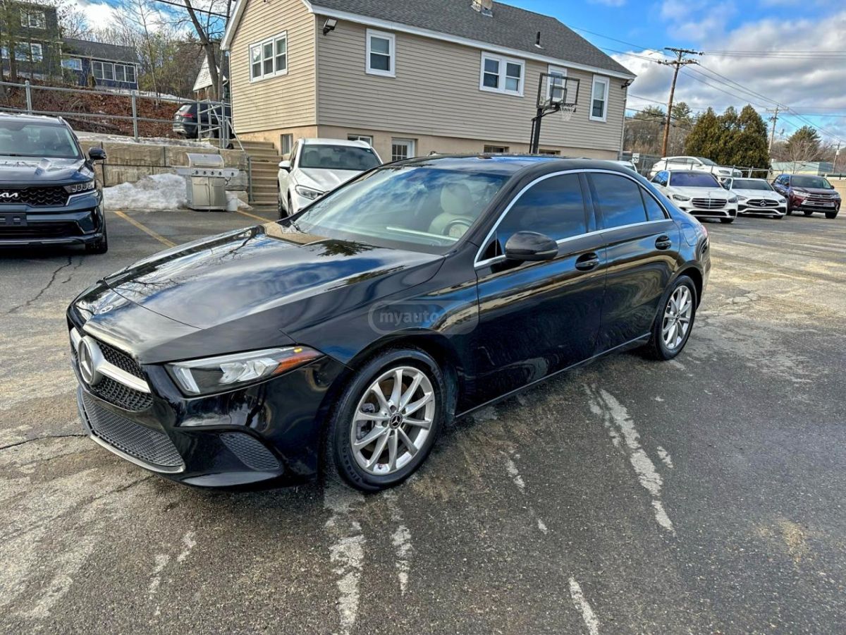 Mercedes-Benz A 220