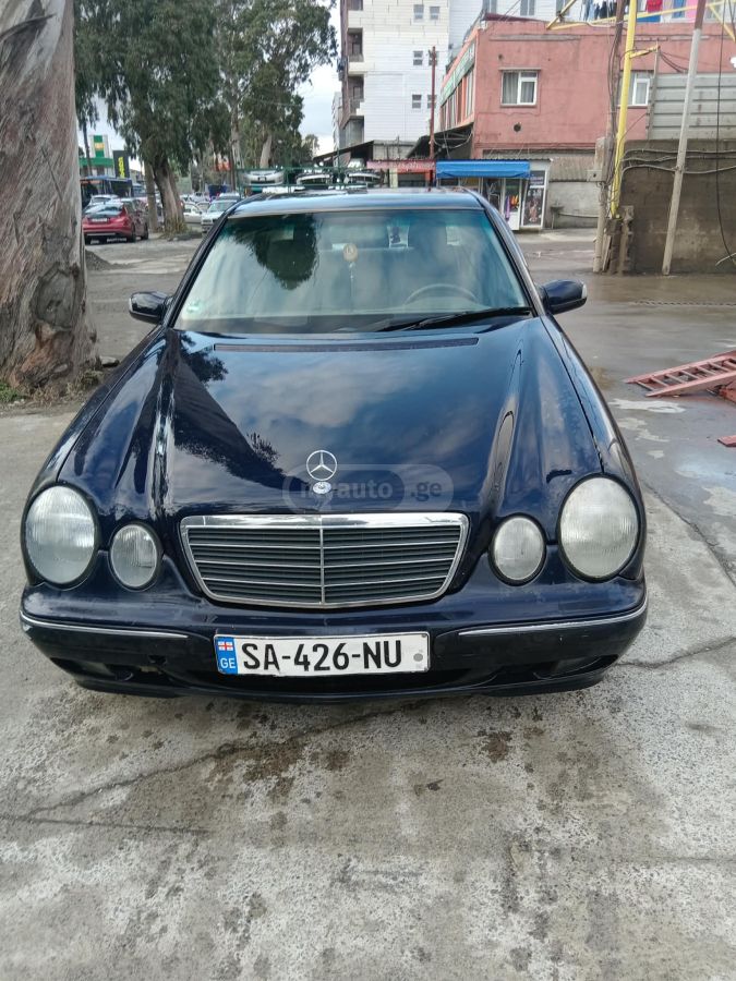Mercedes-Benz 210