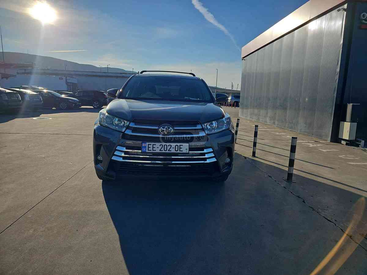 Toyota Highlander 2019 — photo 2