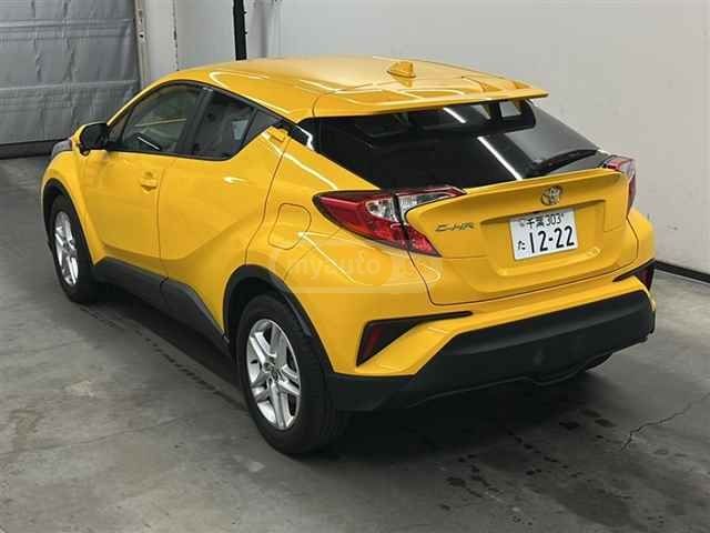 Toyota CHR 2022 — photo 2