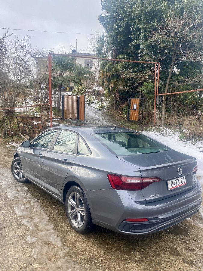 Volkswagen Jetta 2023 — photo 2
