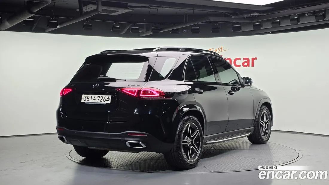Mercedes-Benz GLE 63 AMG 2020 — photo 2