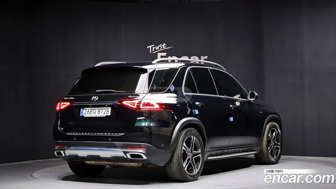 Mercedes-Benz GLE 63 AMG 2021 — photo 2