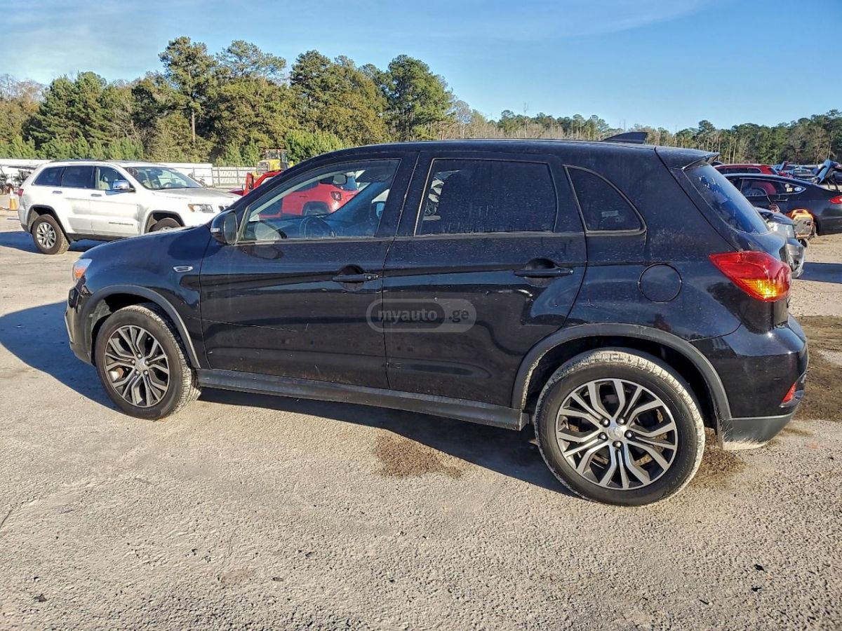 Mitsubishi Outlander 2019 — photo 2