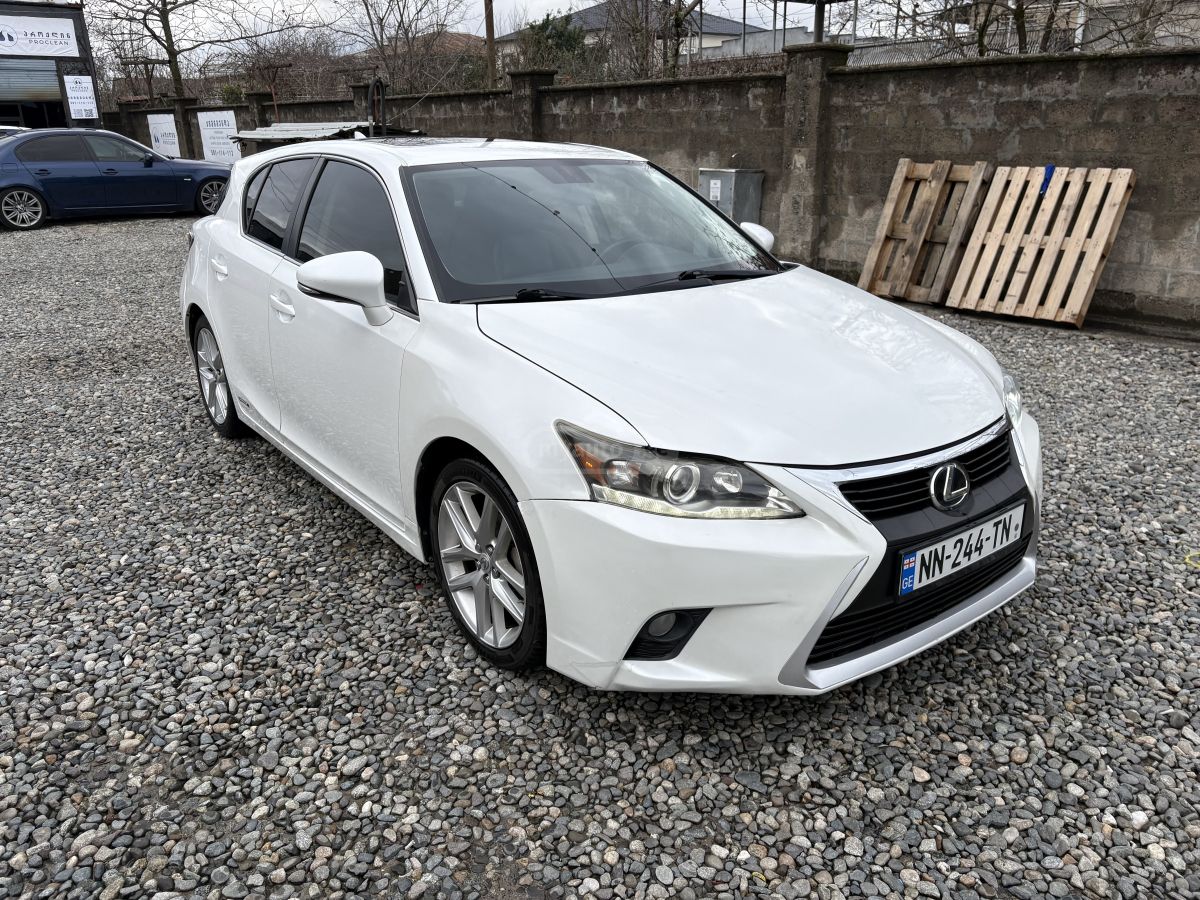 Lexus CT 200 h 2014 — photo 2