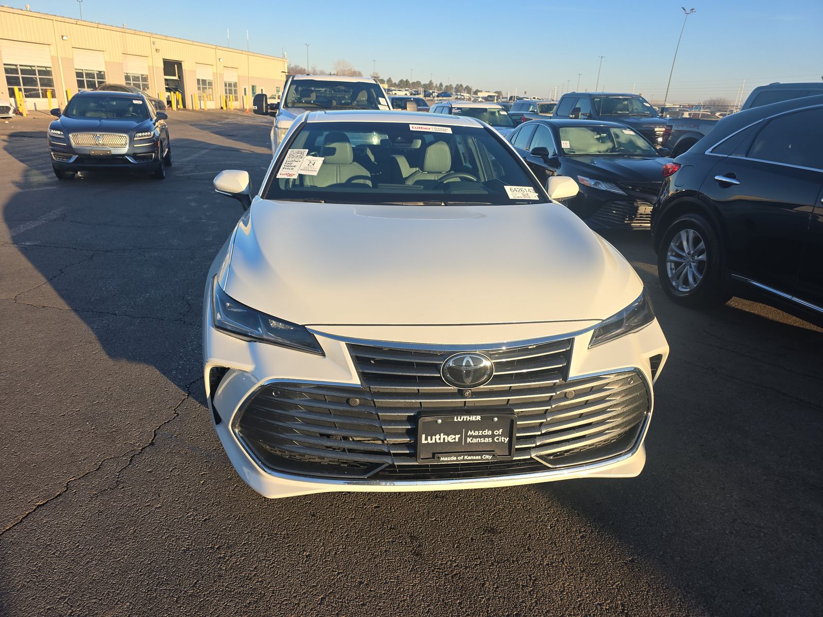Toyota Avalon 2021 — photo 2