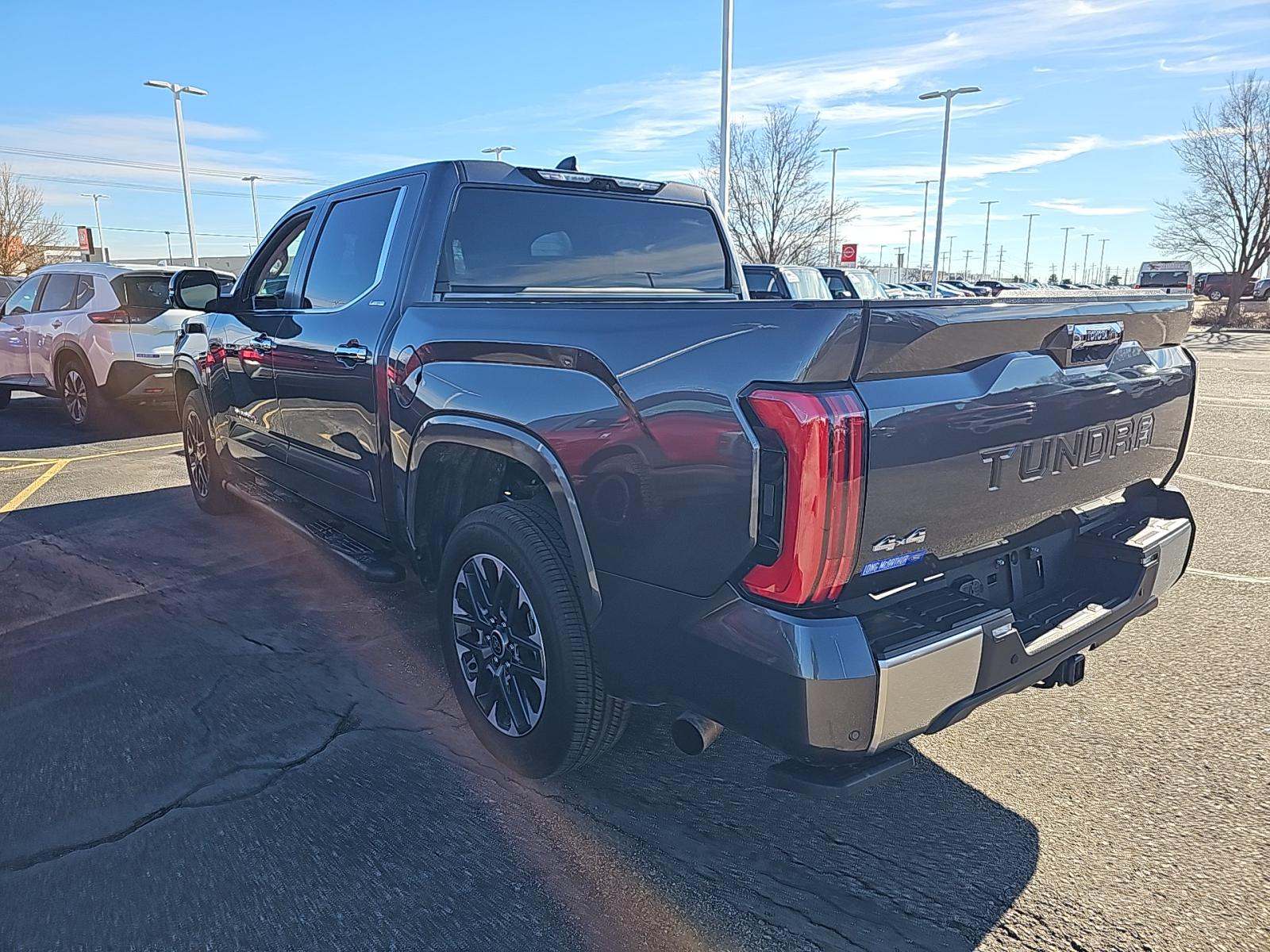 Toyota Tundra 2024 — photo 2