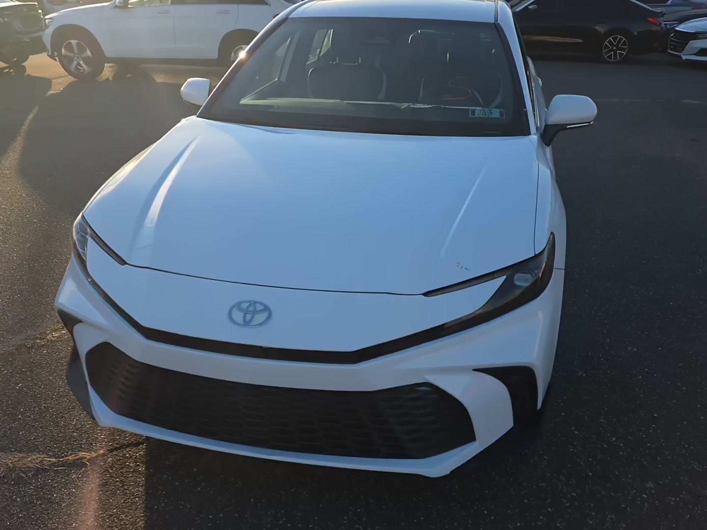 Toyota Camry 2025 — photo 2