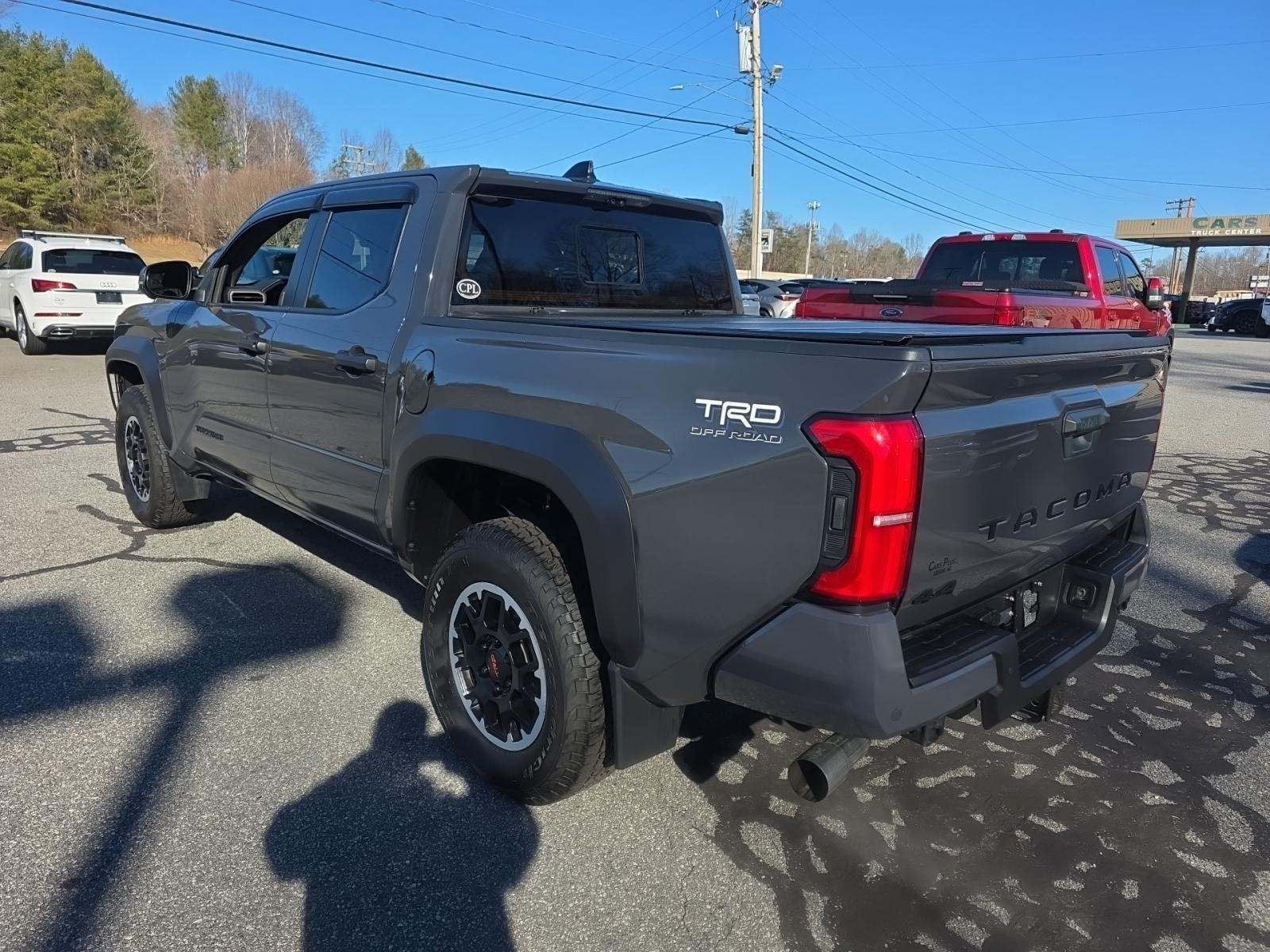 Toyota Tacoma 2024 — photo 2