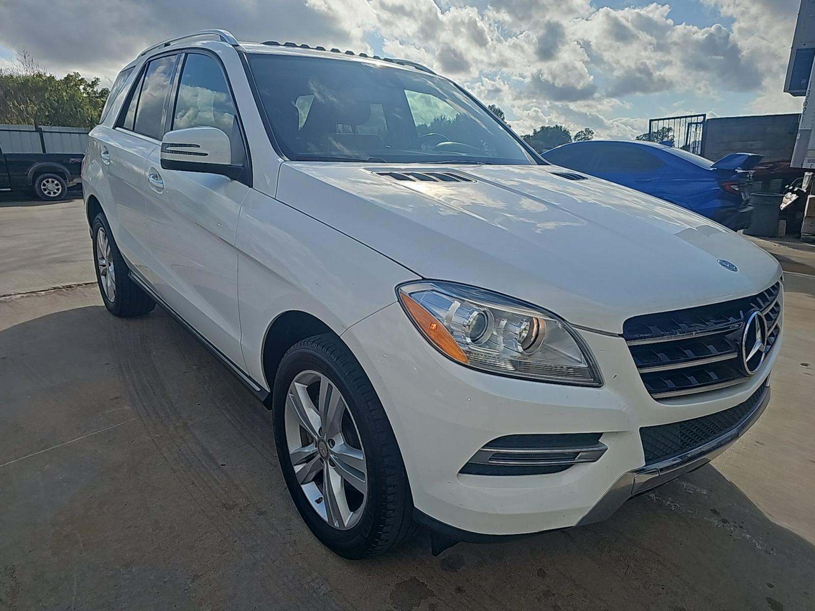 Mercedes-Benz ML 350 2015 — photo 2