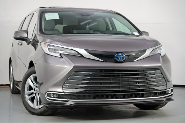 Toyota Sienna 2024 — photo 2