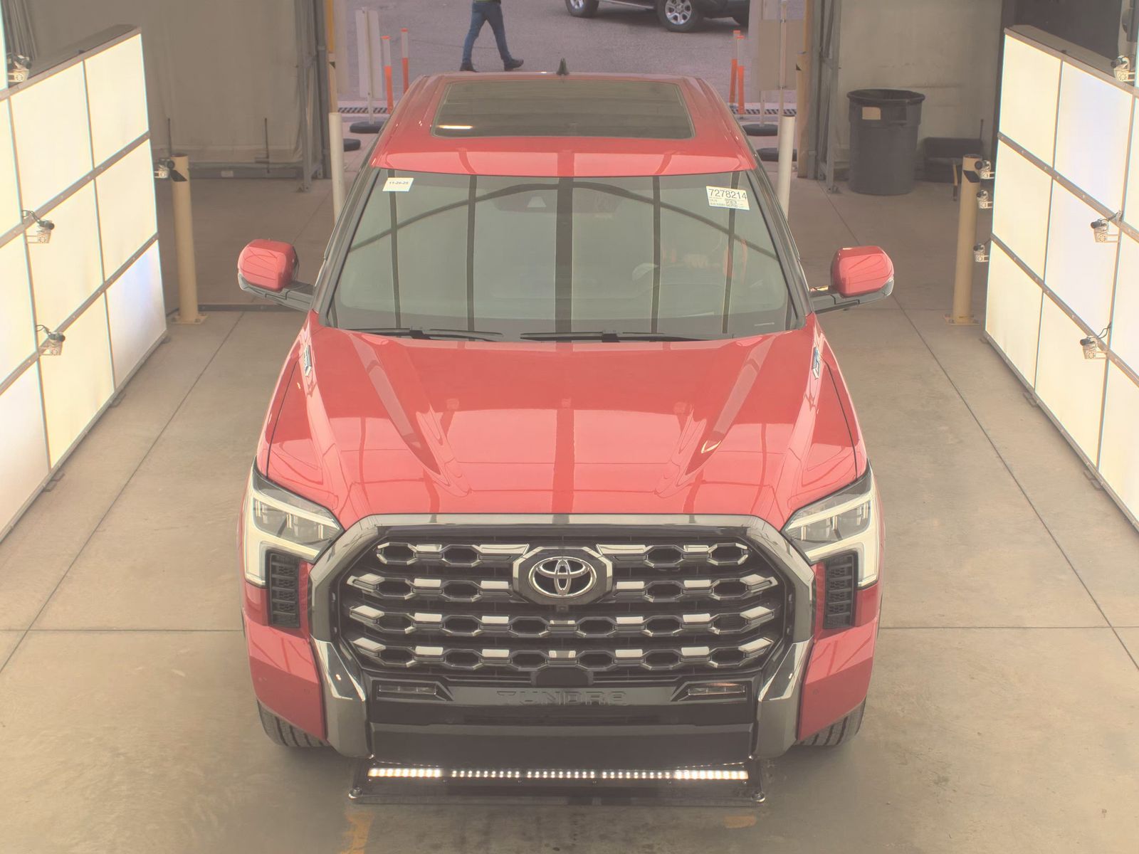 Toyota Tundra 2025 — photo 2