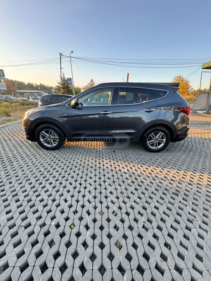 Hyundai Santa Fe 2017 — photo 2