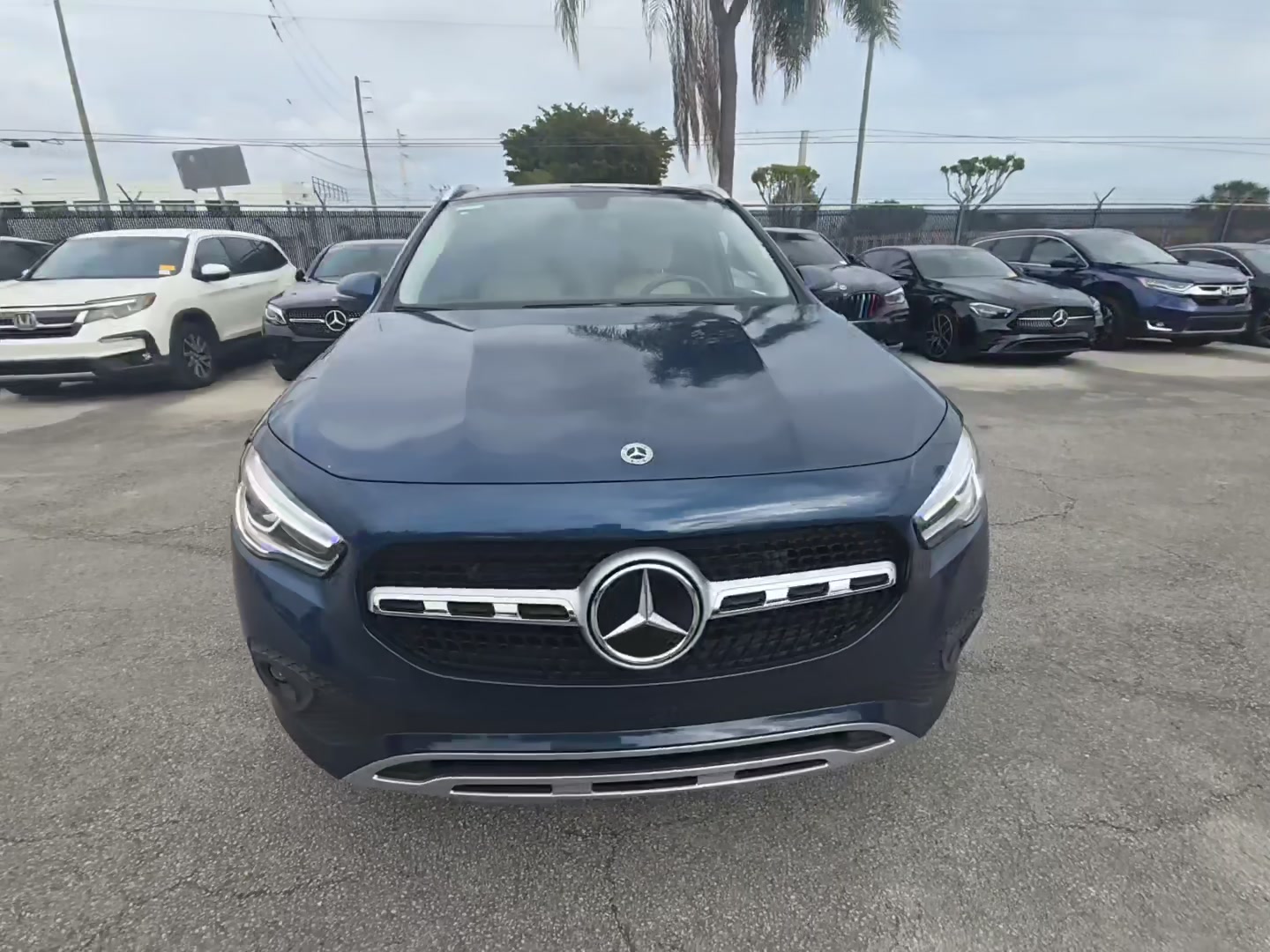 Mercedes-Benz GLA 250 2023 — photo 2