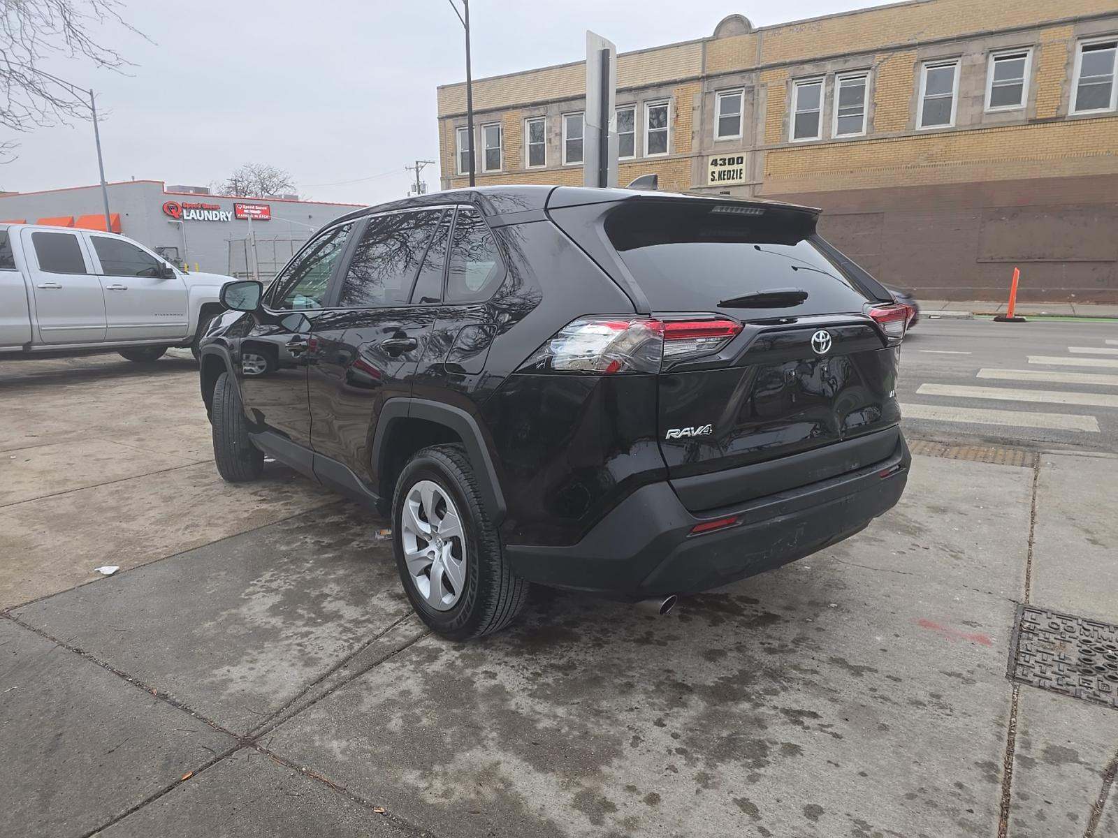 Toyota RAV 4 2025 — photo 2
