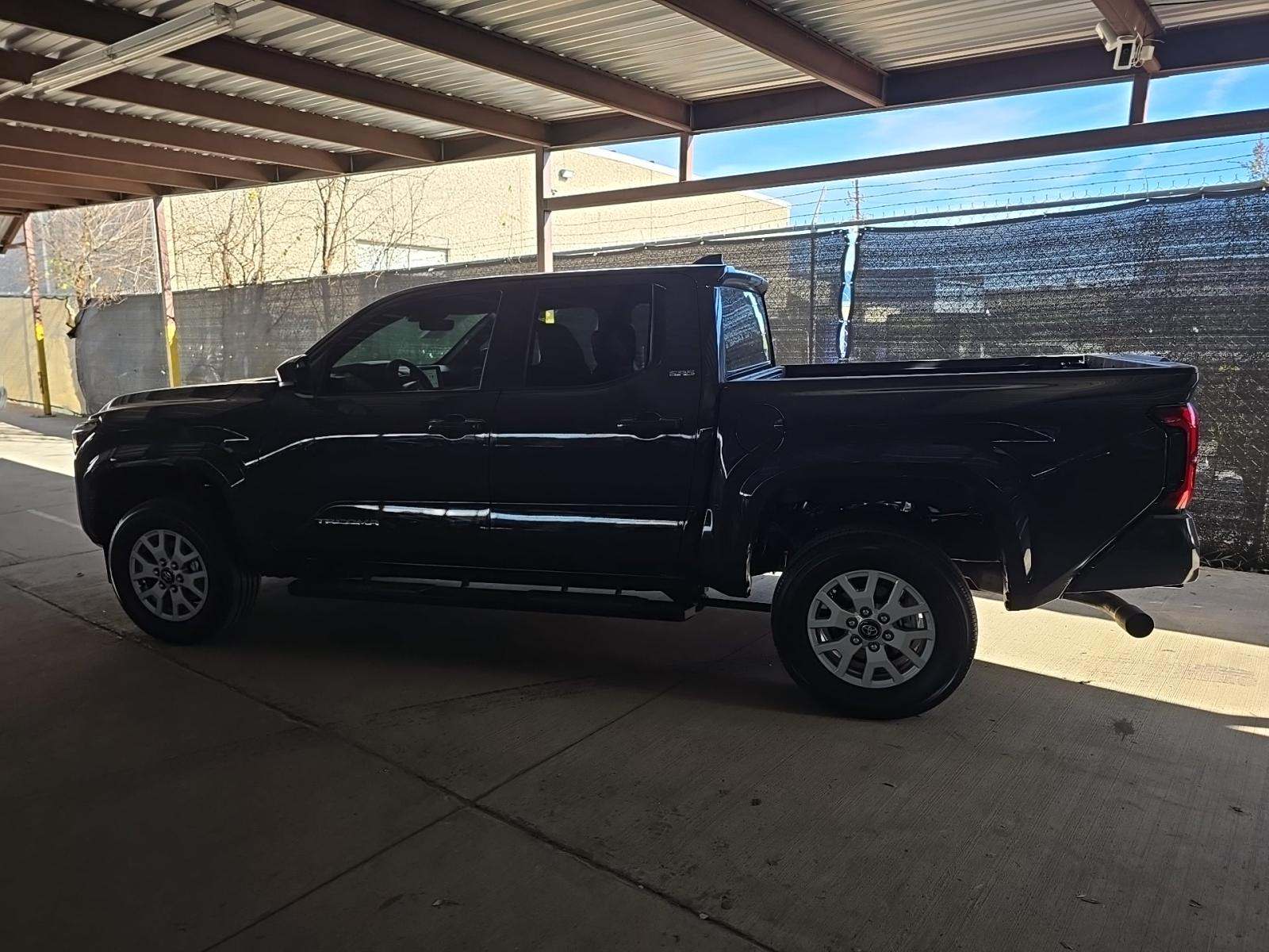 Toyota Tacoma 2025 — photo 2