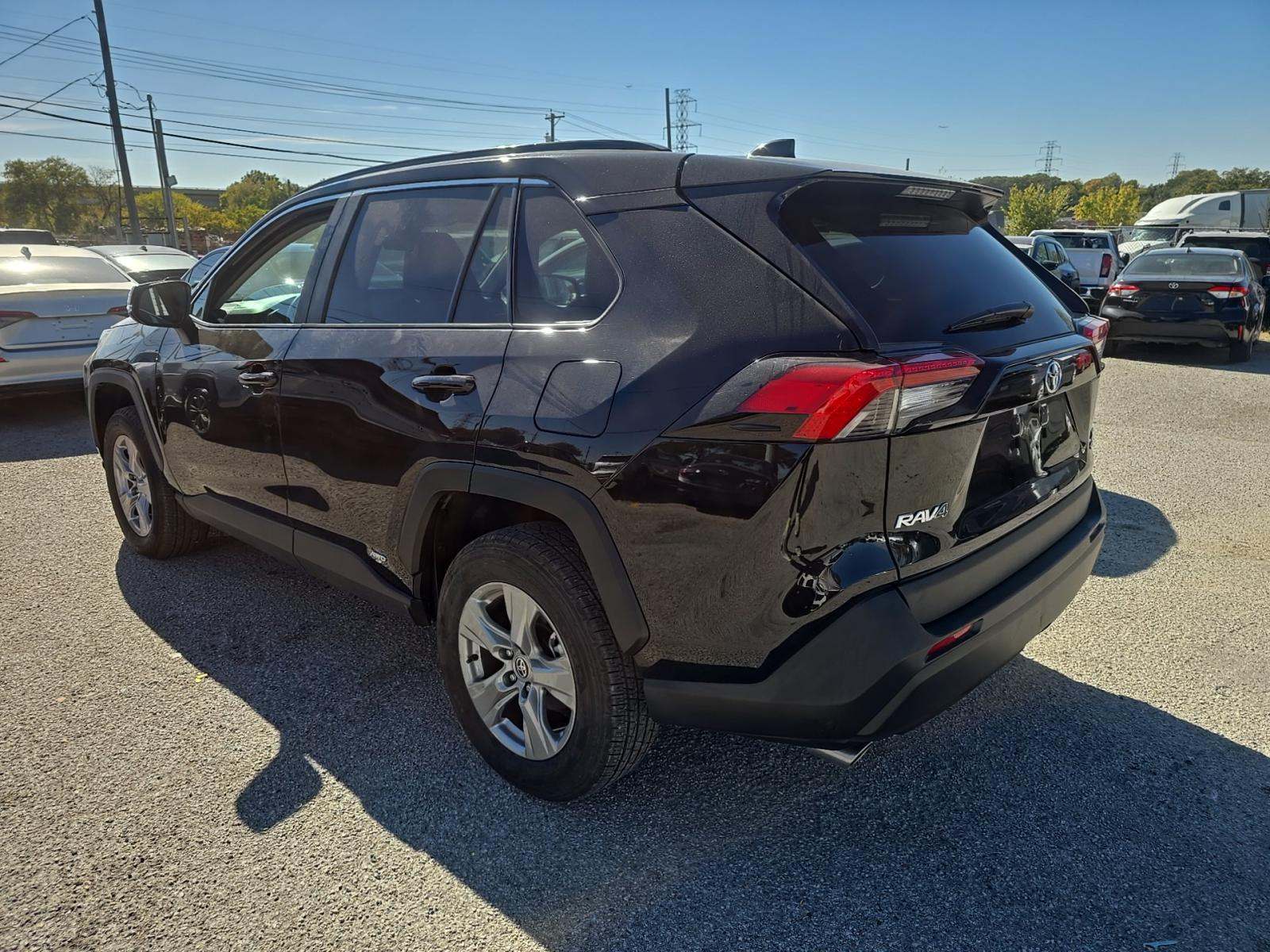 Toyota RAV 4 2025 — photo 2