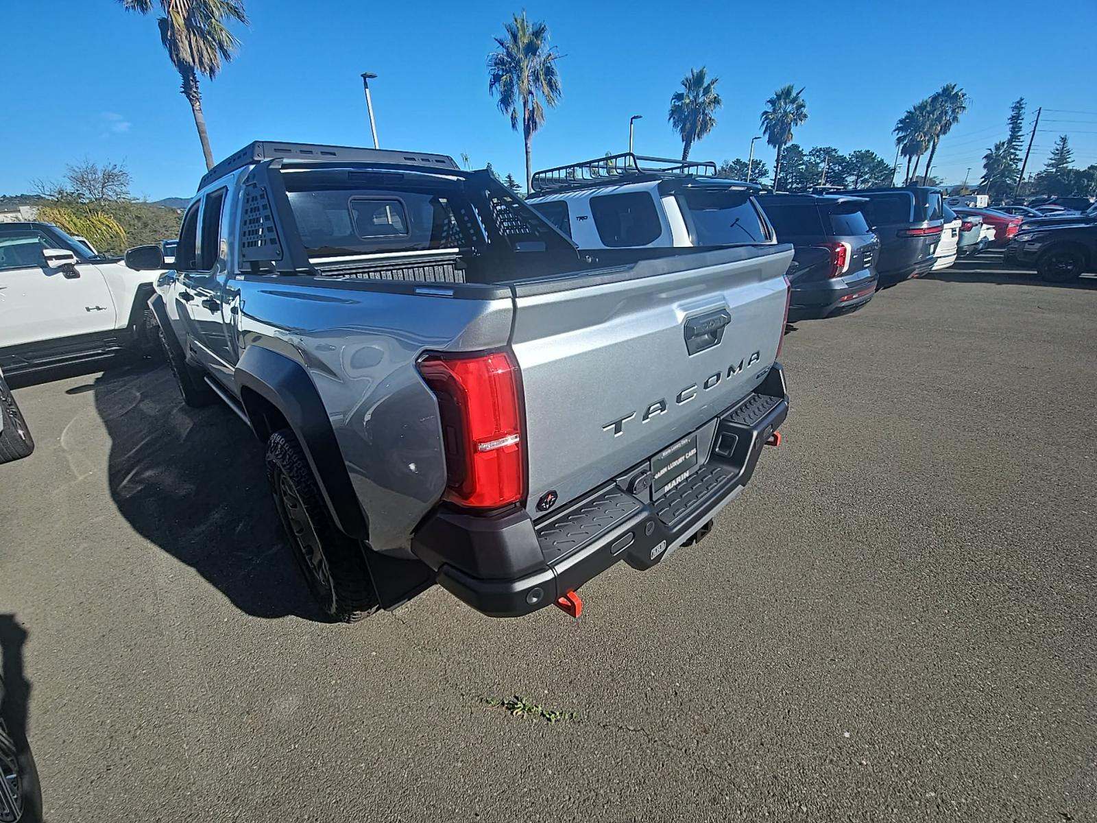 Toyota Tacoma 2024 — photo 2