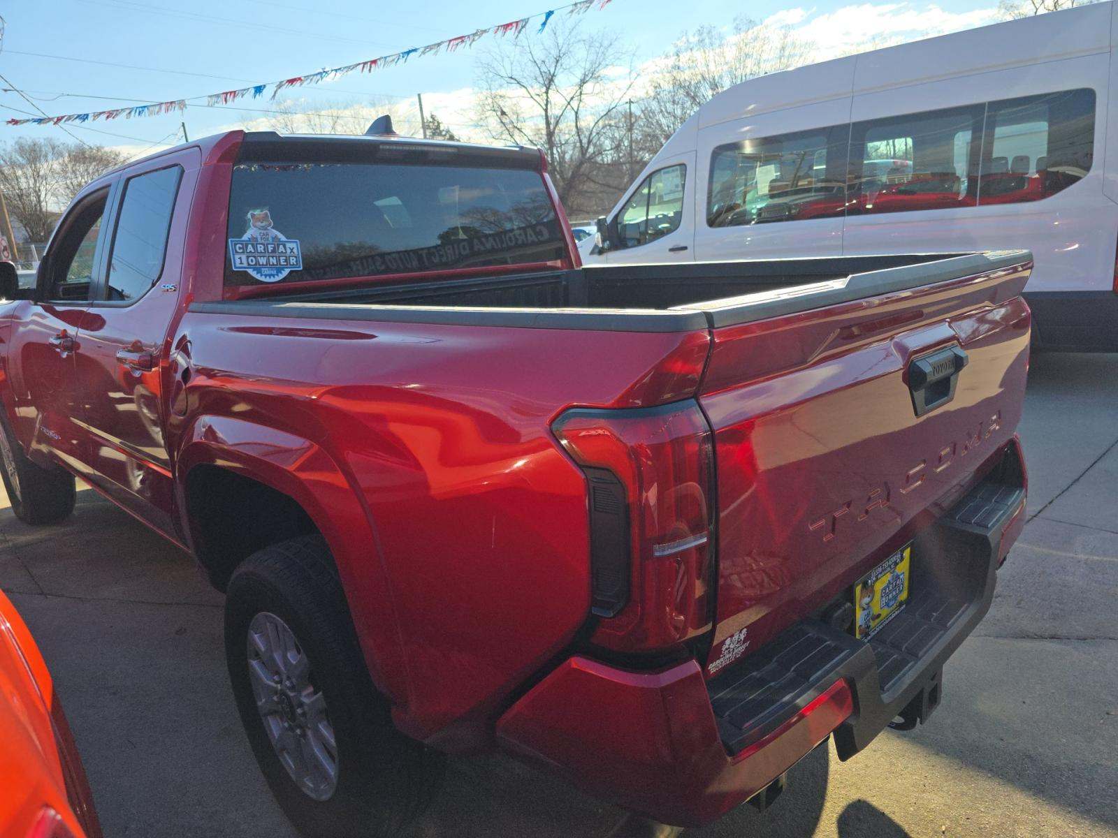 Toyota Tacoma 2024 — photo 2