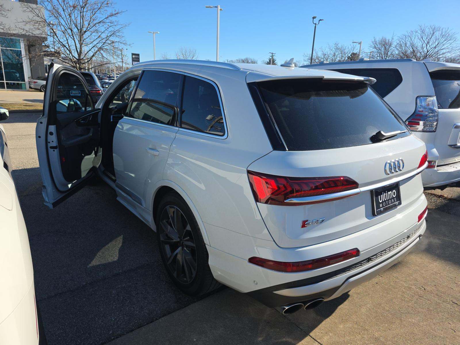 Audi SQ7 2022 — photo 2