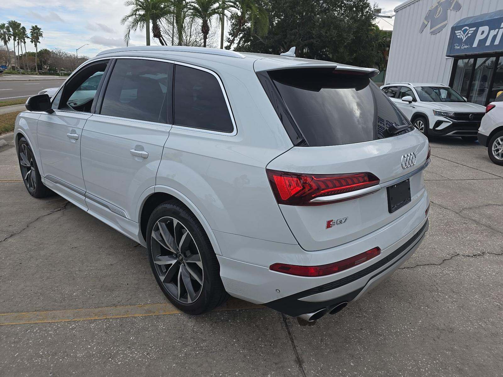 Audi SQ7 2022 — photo 2