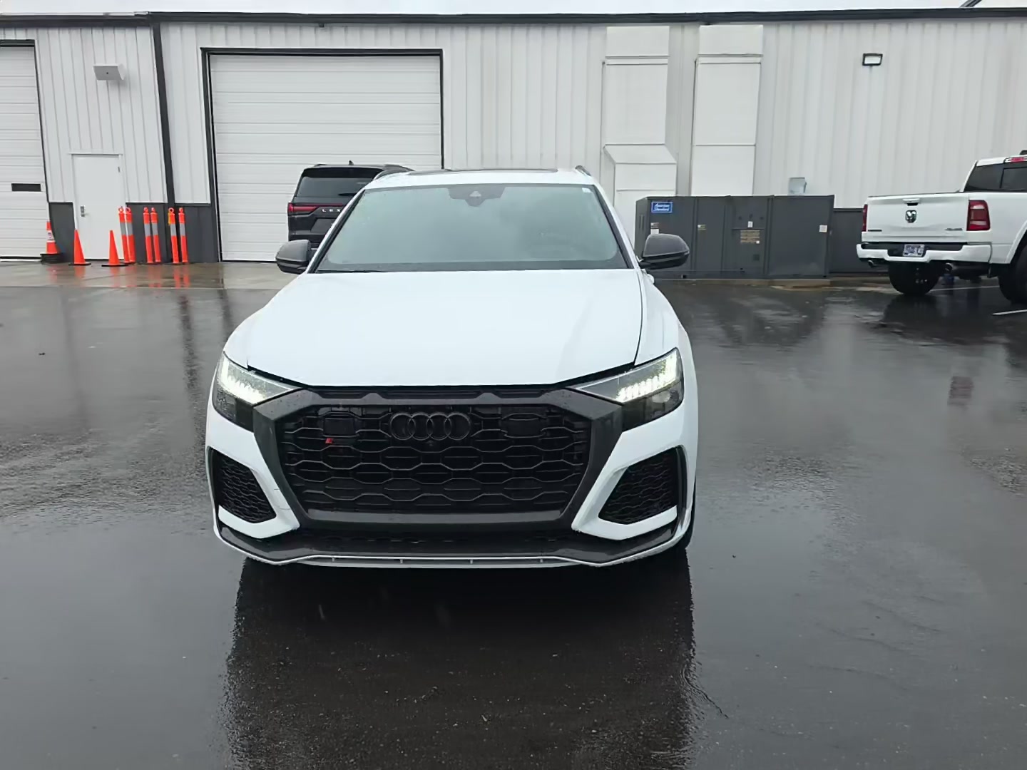 Audi RS Q8 2021 — photo 2
