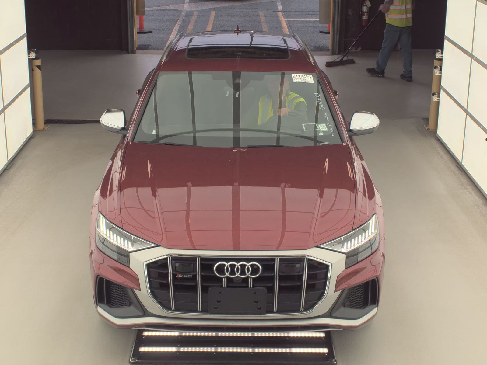 Audi SQ8 2022 — photo 2