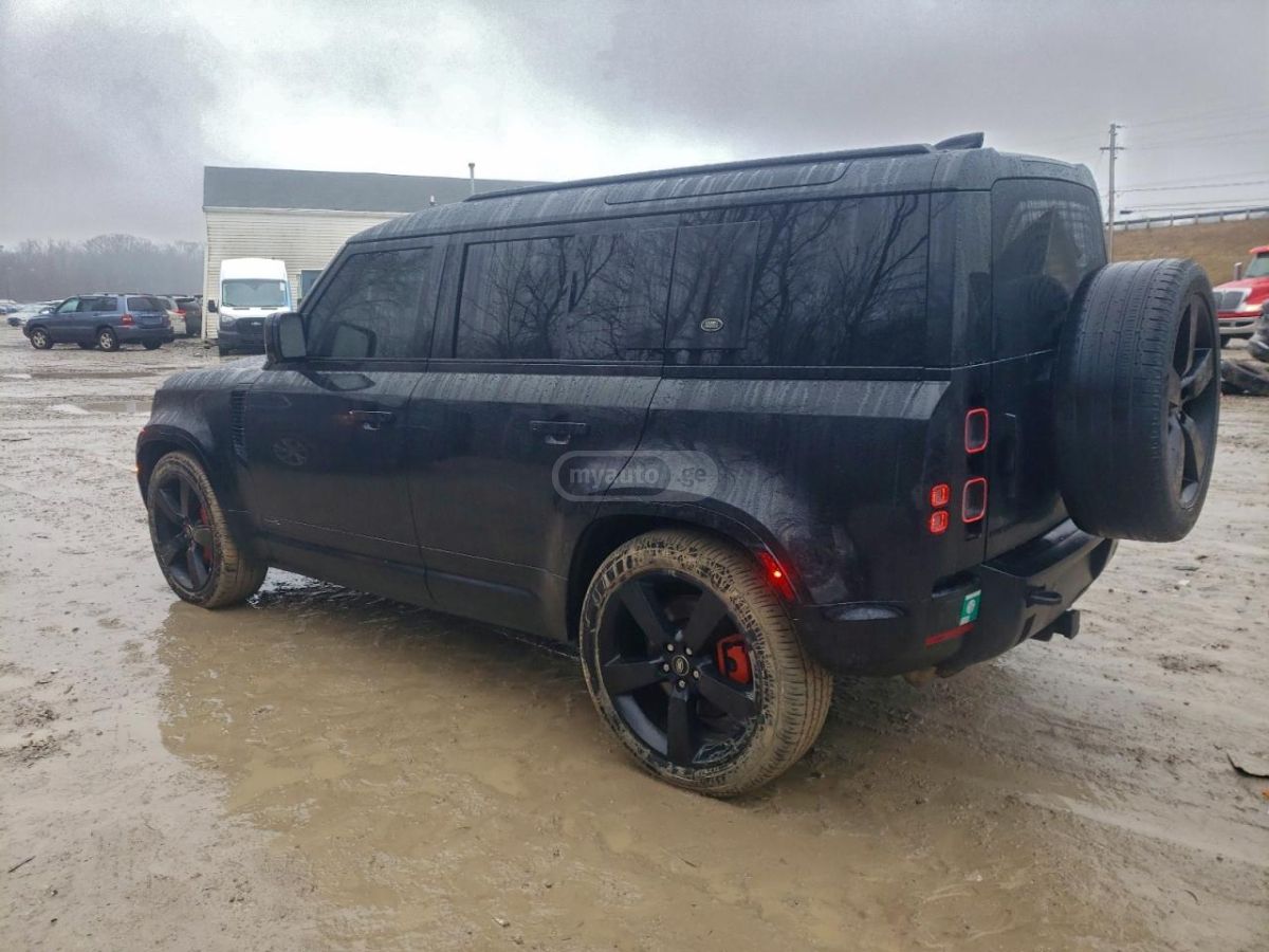 Land Rover Defender 110 2021 — photo 2