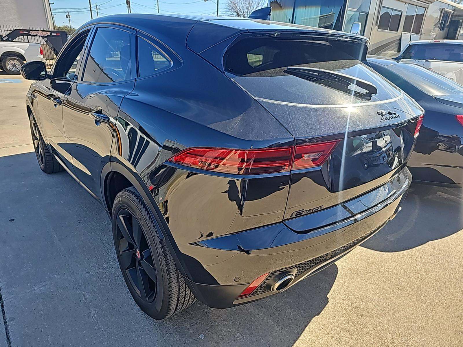 Jaguar E-Pace 2022 — photo 2