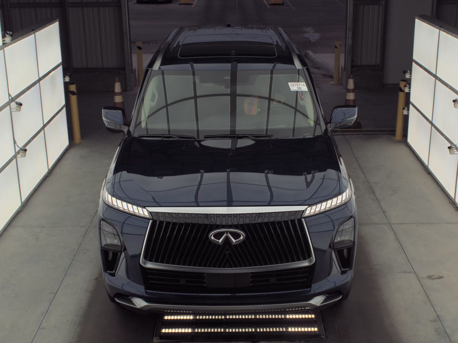Infiniti QX 80 2025 — photo 2