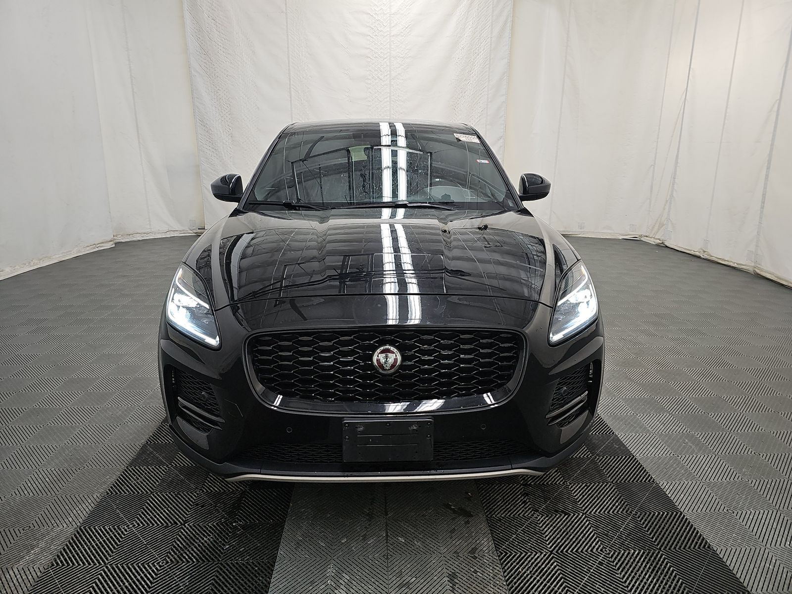 Jaguar E-Pace 2022 — photo 2