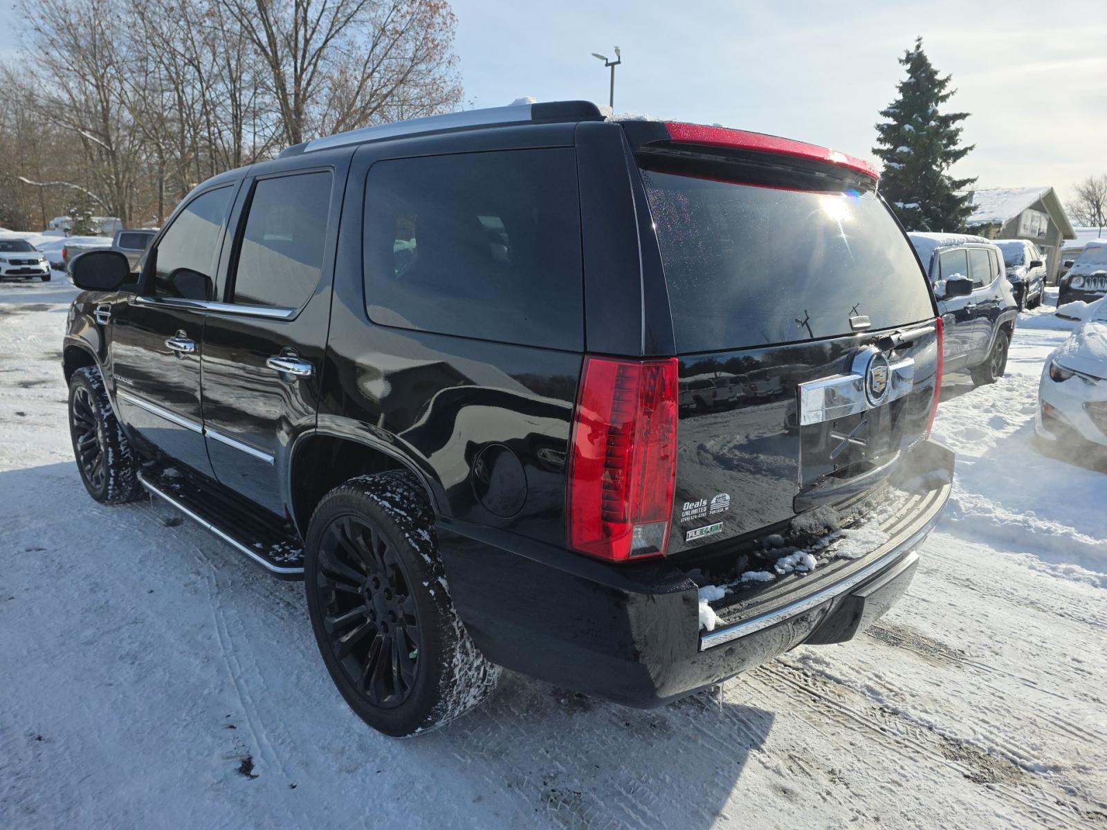 Cadillac Escalade 2012 — photo 2