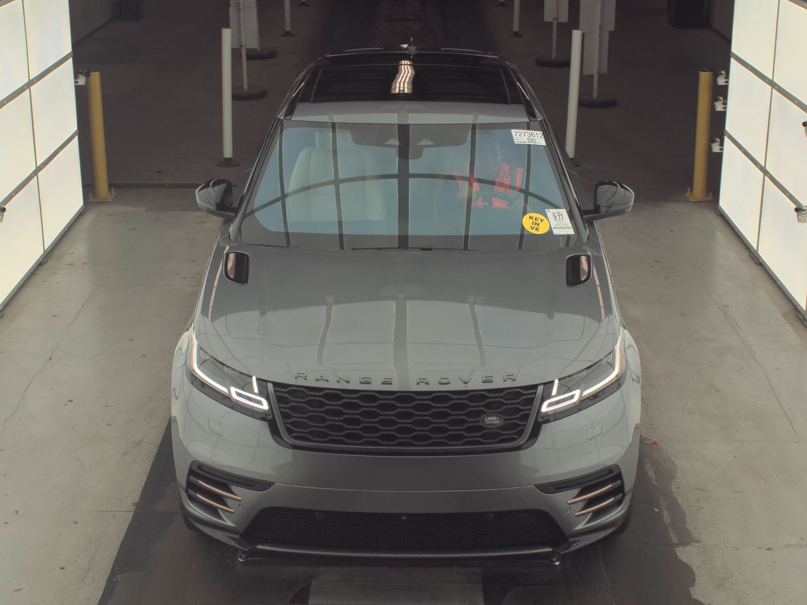Land Rover Range Rover  Velar 2021 — photo 2