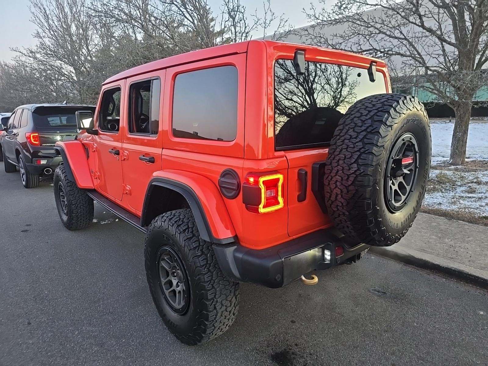 Jeep Wrangler 2023 — photo 2