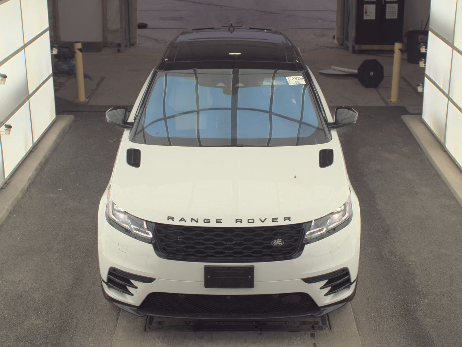 Land Rover Range Rover  Velar 2021 — photo 2