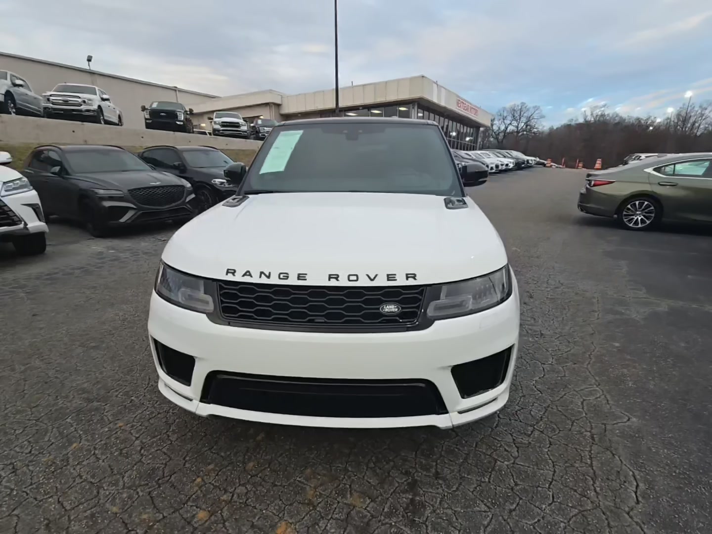 Land Rover Range Rover Sport 2022 — photo 2