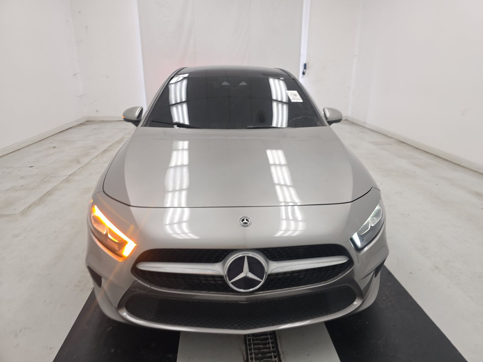 Mercedes-Benz A 220 2019 — photo 2
