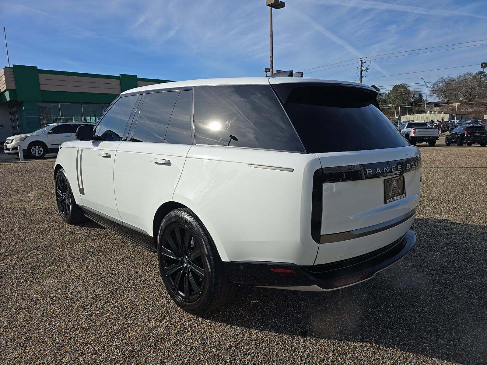 Land Rover Range Rover 2023 — photo 2