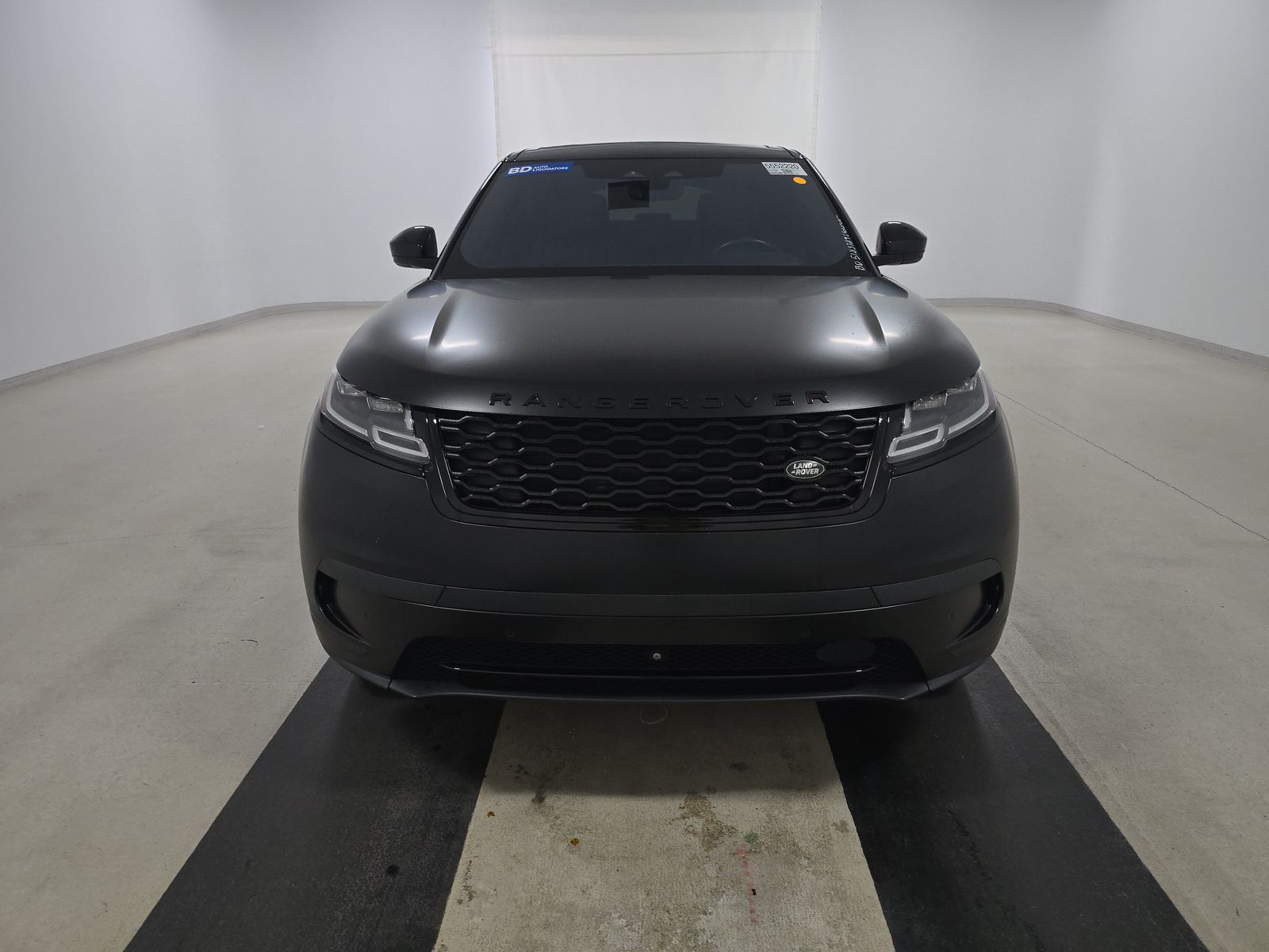 Land Rover Range Rover  Velar 2021 — photo 2