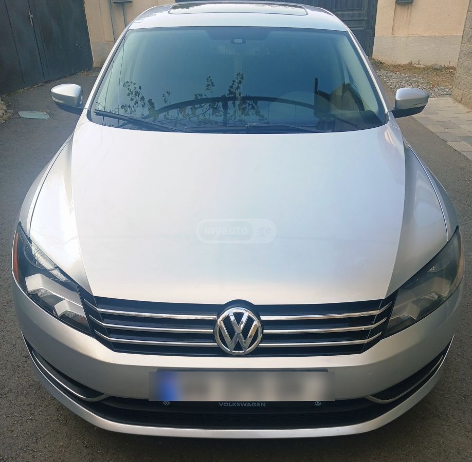 Volkswagen Passat 2012 — photo 2