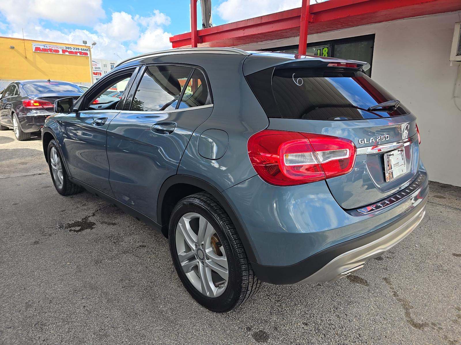 Mercedes-Benz GLA 250 2015 — photo 2