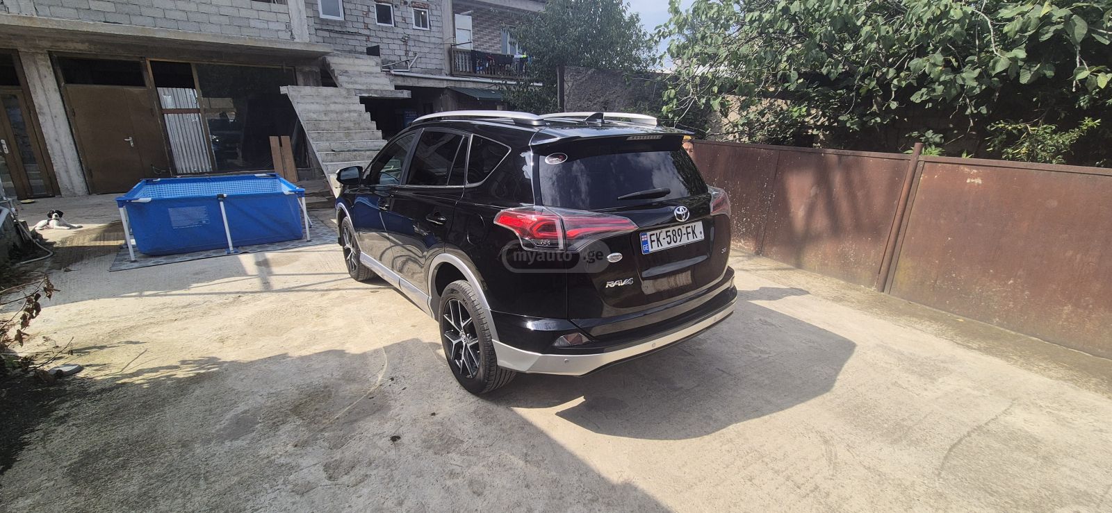 Toyota RAV4 2018 — photo 2