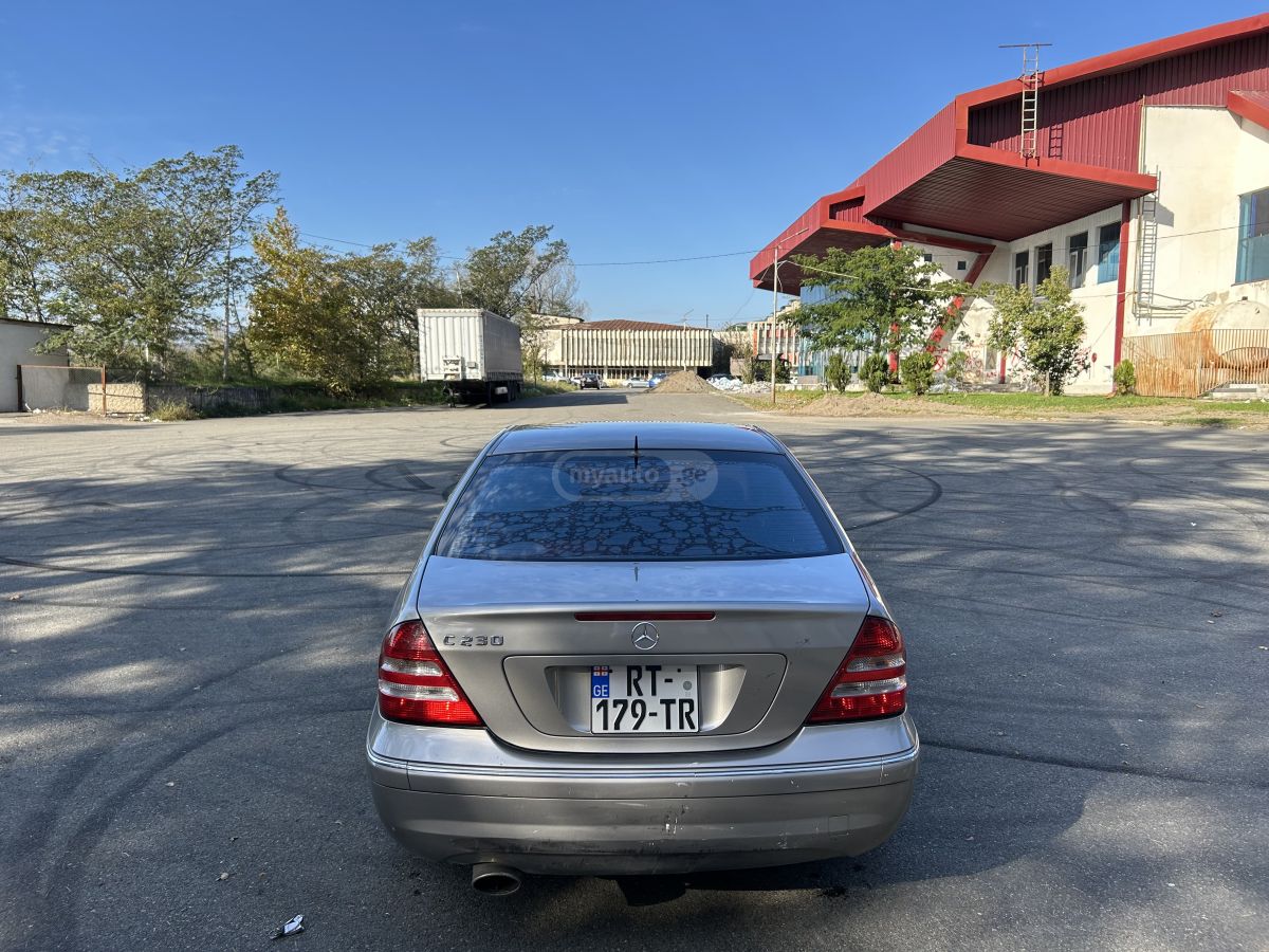 Mercedes-Benz C 230 2005 — photo 2