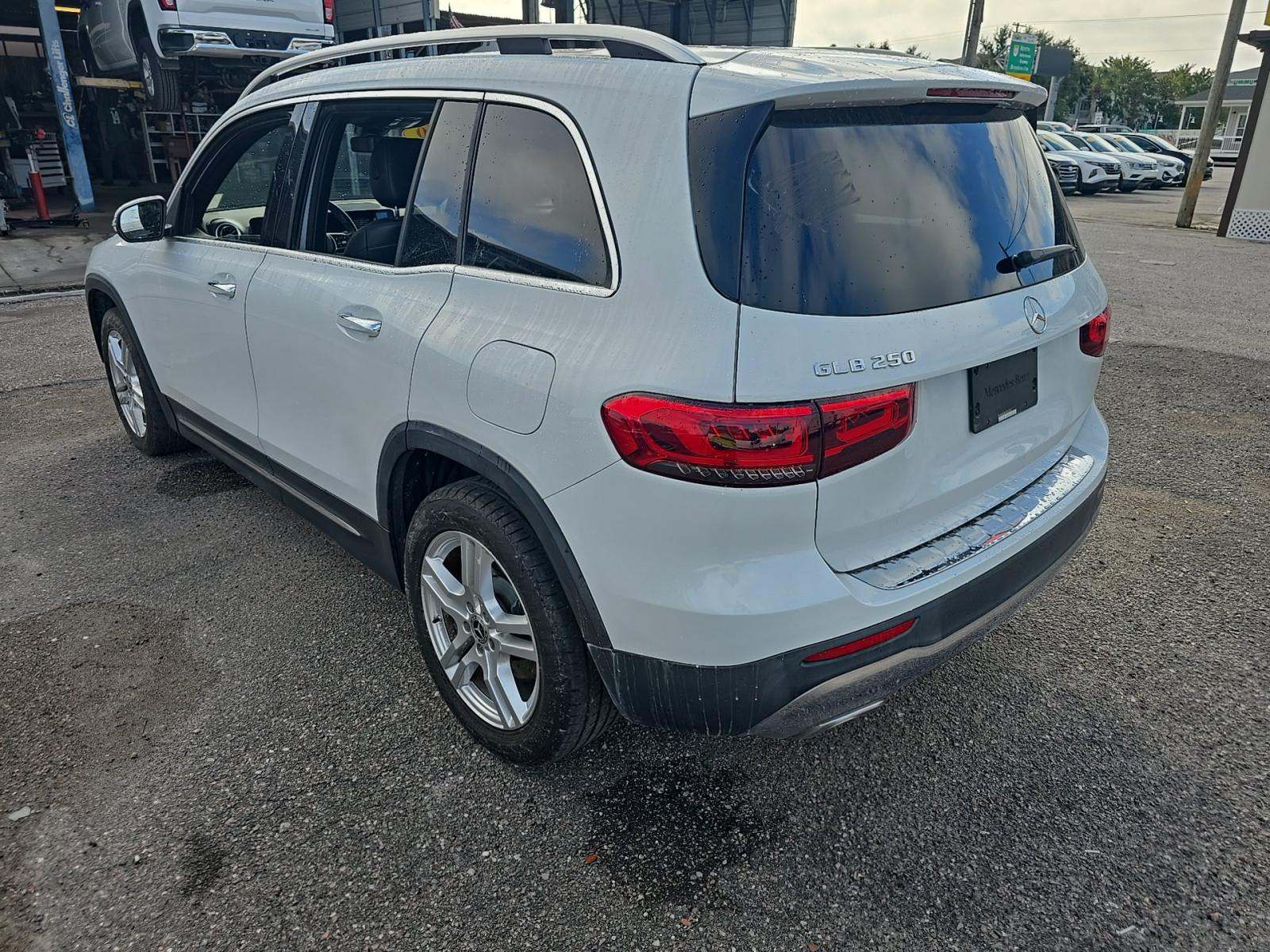 Mercedes-Benz GLB 250 2020 — photo 2