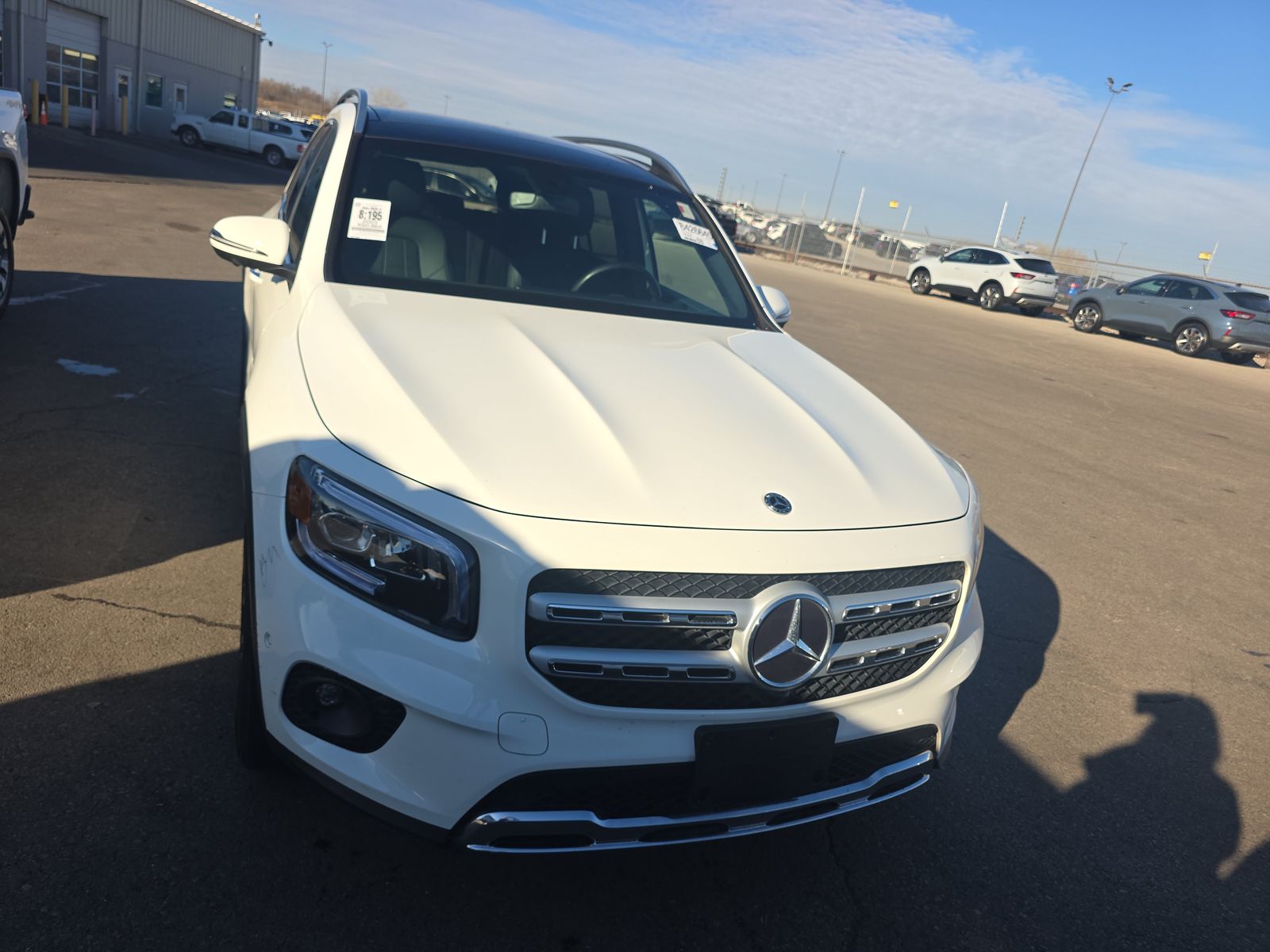 Mercedes-Benz GLB 250 2023 — photo 2