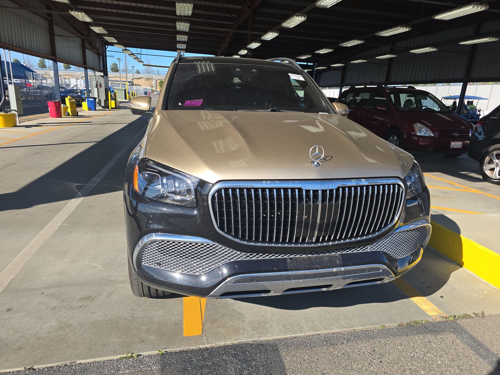 Mercedes-Benz GLS 600 2023 — photo 2