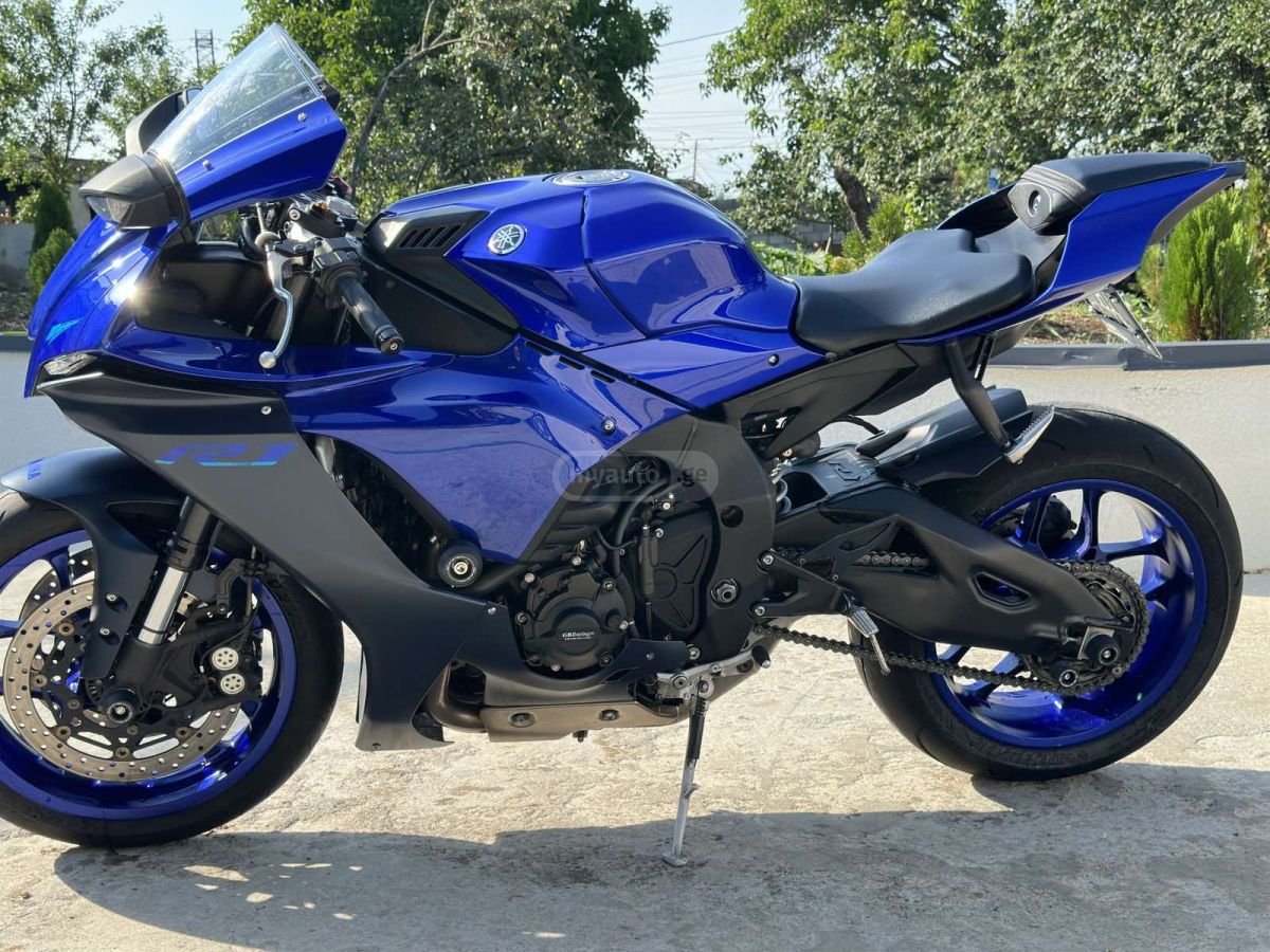 Yamaha YZF-R 1 2023 — photo 2